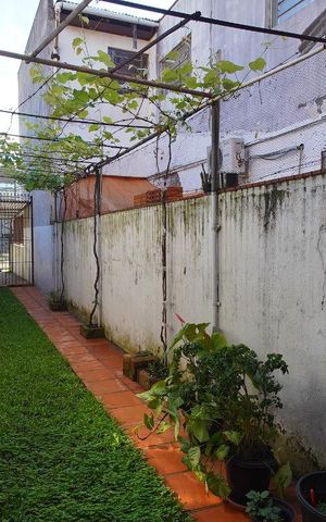 Casa à venda com 150m², 3 quartos e 4 vagasLateral da Casa