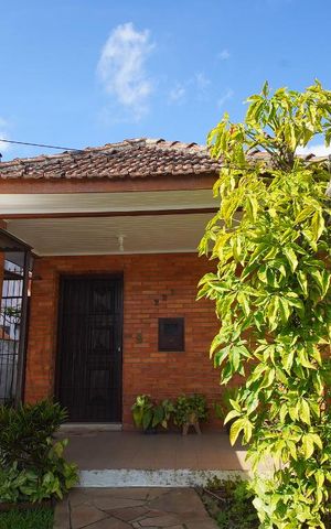 Casa à venda com 150m², 3 quartos e 4 vagasFachada da Casa