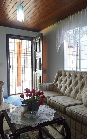 Casa à venda com 150m², 3 quartos e 4 vagasSala