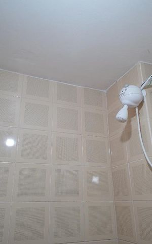 Casa à venda com 150m², 3 quartos e 4 vagasSuite - Banheiro