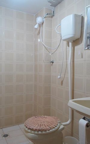 Casa à venda com 150m², 3 quartos e 4 vagasSuite - Banheiro