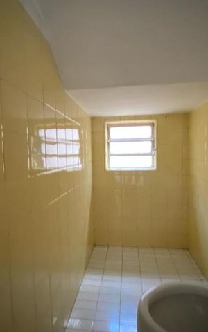 Casa à venda com 129m², 2 quartos e 2 vagas Casa à venda com 129m², 2 quartos e 2 vagasLavabo