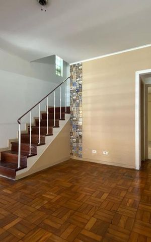 Casa à venda com 129m², 2 quartos e 2 vagas Casa à venda com 129m², 2 quartos e 2 vagasSala