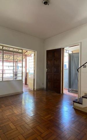 Casa à venda com 129m², 2 quartos e 2 vagas Casa à venda com 129m², 2 quartos e 2 vagasSala