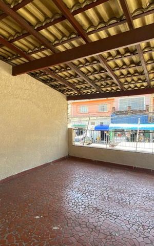 Casa à venda com 129m², 2 quartos e 2 vagas Casa à venda com 129m², 2 quartos e 2 vagasVaranda