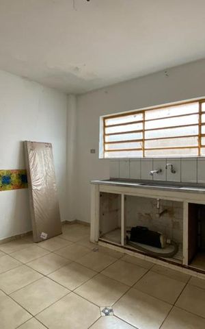 Casa à venda com 129m², 2 quartos e 2 vagas Casa à venda com 129m², 2 quartos e 2 vagasCozinha
