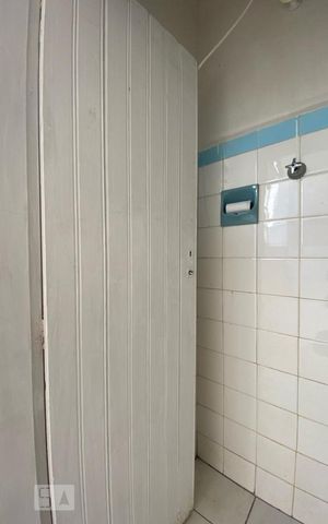 Casa à venda com 129m², 2 quartos e 2 vagas Casa à venda com 129m², 2 quartos e 2 vagasBanheiro de Serviço