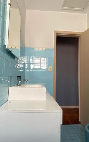 Casa à venda com 129m², 2 quartos e 2 vagas Casa à venda com 129m², 2 quartos e 2 vagasBanheiro