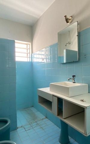 Casa à venda com 129m², 2 quartos e 2 vagas Casa à venda com 129m², 2 quartos e 2 vagasBanheiro