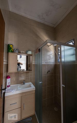 Casa para alugar com 100m², 1 quarto e sem vaga Casa para alugar com 100m², 1 quarto e sem vagaBanheiro de Serviço
