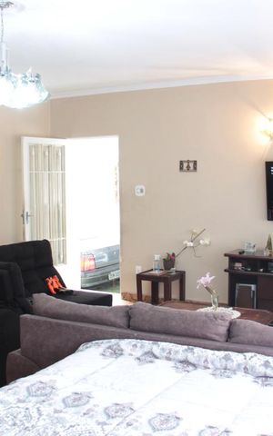 Casa à venda com 500m², 2 quartos e 1 vagaSala 