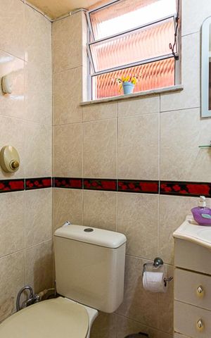 Casa à venda com 192m², 4 quartos e 3 vagas Casa à venda com 192m², 4 quartos e 3 vagasLavabo
