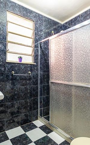 Casa à venda com 192m², 4 quartos e 3 vagas Casa à venda com 192m², 4 quartos e 3 vagasBanheiro Social