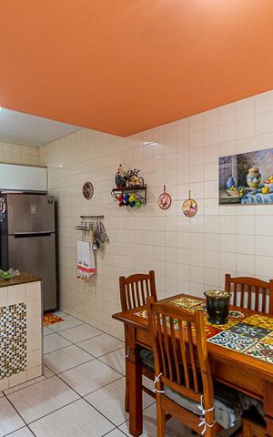 Casa à venda com 192m², 4 quartos e 3 vagas Casa à venda com 192m², 4 quartos e 3 vagasCozinha