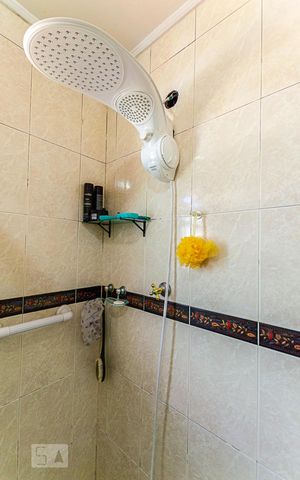 Casa à venda com 192m², 4 quartos e 3 vagas Casa à venda com 192m², 4 quartos e 3 vagasBanheiro da Suíte
