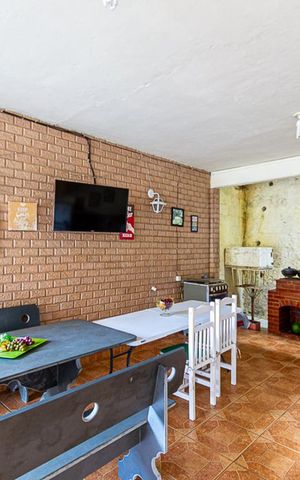 Casa à venda com 192m², 4 quartos e 3 vagas Casa à venda com 192m², 4 quartos e 3 vagasEspaço Gourmet