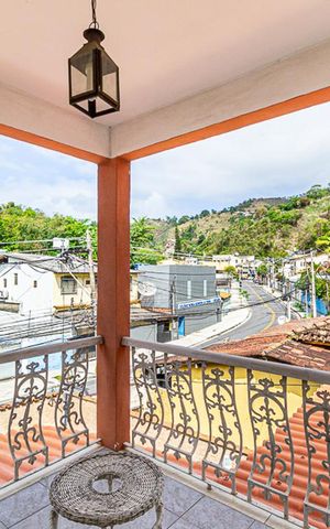 Casa à venda com 192m², 4 quartos e 3 vagas Casa à venda com 192m², 4 quartos e 3 vagasVaranda da Suite
