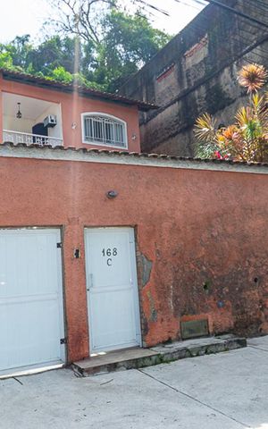 Casa à venda com 192m², 4 quartos e 3 vagas Casa à venda com 192m², 4 quartos e 3 vagasFachada da Casa