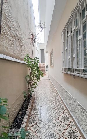 Casa à venda com 190m², 3 quartos e 2 vagas Casa à venda com 190m², 3 quartos e 2 vagasCorredor