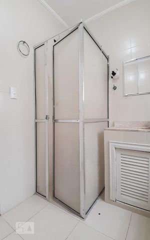 Casa à venda com 190m², 3 quartos e 2 vagas Casa à venda com 190m², 3 quartos e 2 vagasBanheiro