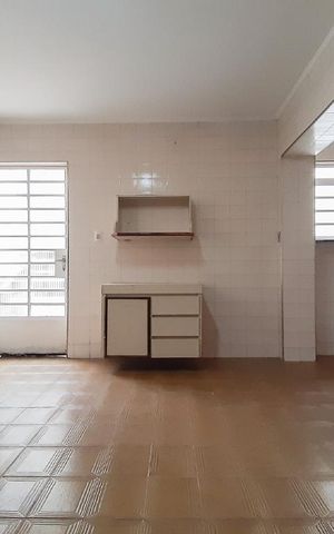Casa à venda com 190m², 3 quartos e 2 vagas Casa à venda com 190m², 3 quartos e 2 vagasCozinha