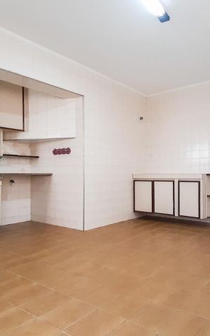 Casa à venda com 190m², 3 quartos e 2 vagas Casa à venda com 190m², 3 quartos e 2 vagasCozinha