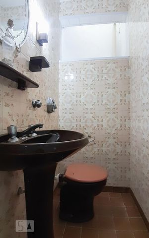 Casa à venda com 190m², 3 quartos e 2 vagas Casa à venda com 190m², 3 quartos e 2 vagasLavabo