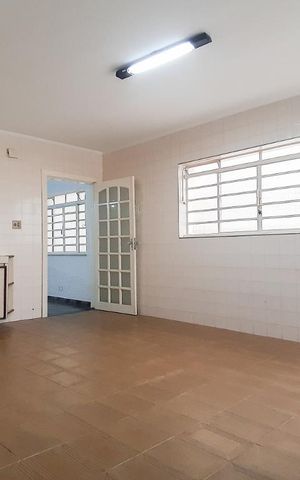 Casa à venda com 190m², 3 quartos e 2 vagas Casa à venda com 190m², 3 quartos e 2 vagasCozinha