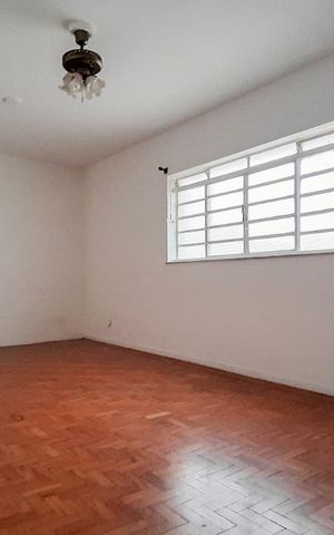 Casa à venda com 190m², 3 quartos e 2 vagas Casa à venda com 190m², 3 quartos e 2 vagasEdícula