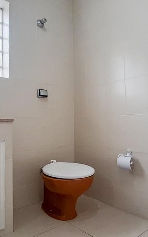 Casa à venda com 190m², 3 quartos e 2 vagas Casa à venda com 190m², 3 quartos e 2 vagasBanheiro
