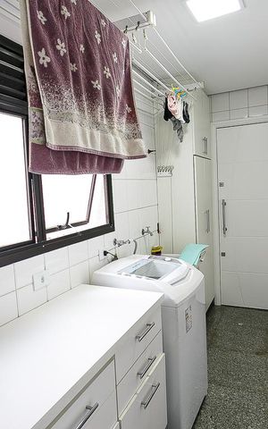 Apartamento à venda com 170m², 3 quartos e 3 vagas Apartamento à venda com 170m², 3 quartos e 3 vagasÁrea de Serviço