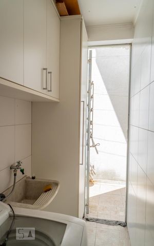 Casa de condomínio à venda com 109m², 2 quartos e 3 vagas Casa de condomínio à venda com 109m², 2 quartos e 3 vagasÁrea de Serviço