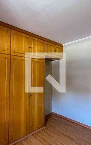 Casa à venda com 182m², 4 quartos e 3 vagas Casa à venda com 182m², 4 quartos e 3 vagasv