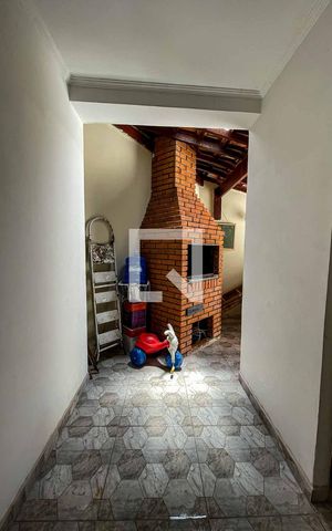 Casa à venda com 182m², 4 quartos e 3 vagas Casa à venda com 182m², 4 quartos e 3 vagasÁrea de Serviço