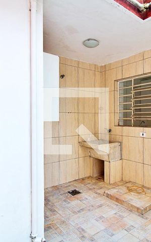 Casa para alugar com 98m², 2 quartos e 1 vaga Casa para alugar com 98m², 2 quartos e 1 vagaÁrea de Serviço