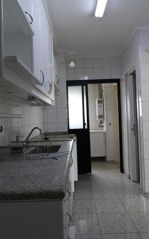 Apartamento à venda com 93m², 3 quartos e 2 vagasCozinha