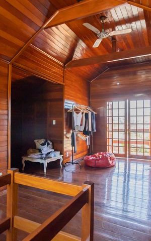 Casa à venda com 230m², 5 quartos e 1 vaga Casa à venda com 230m², 5 quartos e 1 vagaSótão