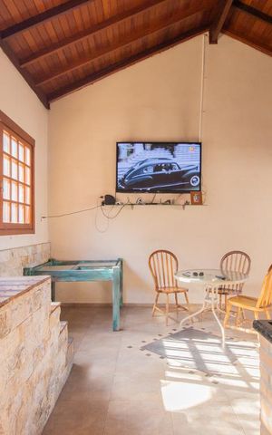 Casa à venda com 230m², 5 quartos e 1 vaga Casa à venda com 230m², 5 quartos e 1 vagaChurrasqueira