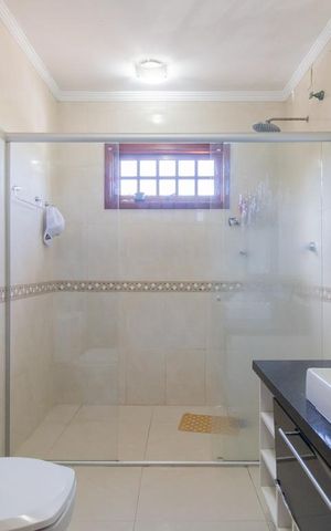 Casa à venda com 230m², 5 quartos e 1 vaga Casa à venda com 230m², 5 quartos e 1 vagaBanheiro 1