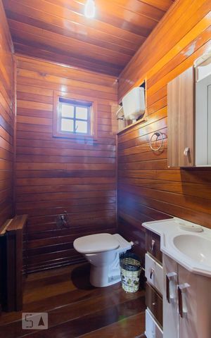 Casa à venda com 230m², 5 quartos e 1 vaga Casa à venda com 230m², 5 quartos e 1 vagaBanheiro 2