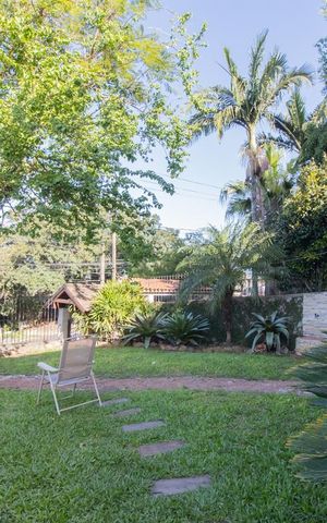 Casa à venda com 230m², 5 quartos e 1 vaga Casa à venda com 230m², 5 quartos e 1 vagaÁrea Externa