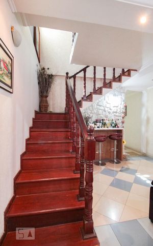 Casa à venda com 240m², 3 quartos e 2 vagas Casa à venda com 240m², 3 quartos e 2 vagassala
