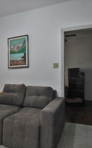 Casa à venda com 140m², 2 quartos e 2 vagasSala de tv