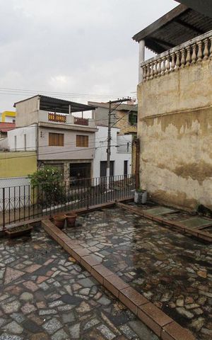 Casa para alugar com 330m², 3 quartos e 2 vagas Casa para alugar com 330m², 3 quartos e 2 vagasTerraço