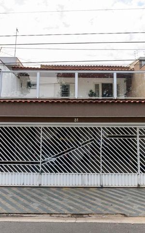 Casa para alugar com 295m², 5 quartos e 3 vagas Casa para alugar com 295m², 5 quartos e 3 vagasFachada