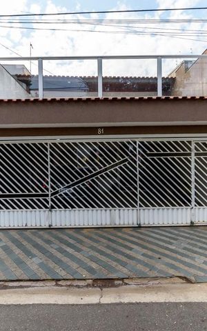 Casa para alugar com 295m², 5 quartos e 3 vagas Casa para alugar com 295m², 5 quartos e 3 vagasFachada