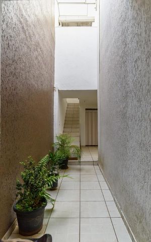 Casa para alugar com 295m², 5 quartos e 3 vagas Casa para alugar com 295m², 5 quartos e 3 vagasQuintal