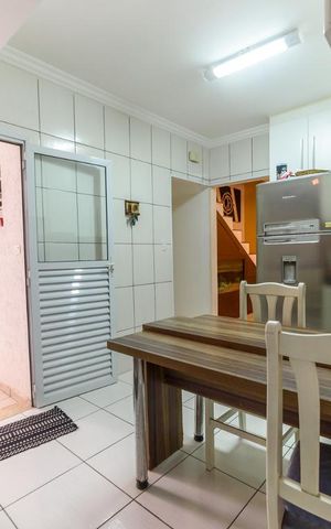 Casa para alugar com 295m², 5 quartos e 3 vagas Casa para alugar com 295m², 5 quartos e 3 vagasCozinha