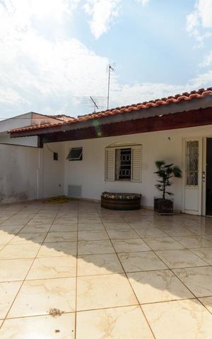 Casa para alugar com 295m², 5 quartos e 3 vagas Casa para alugar com 295m², 5 quartos e 3 vagasVaranda da Sala