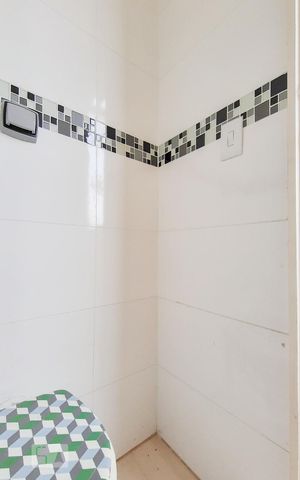 Apartamento à venda com 80m², 2 quartos e 1 vaga Apartamento à venda com 80m², 2 quartos e 1 vagaBanheiro de Serviço